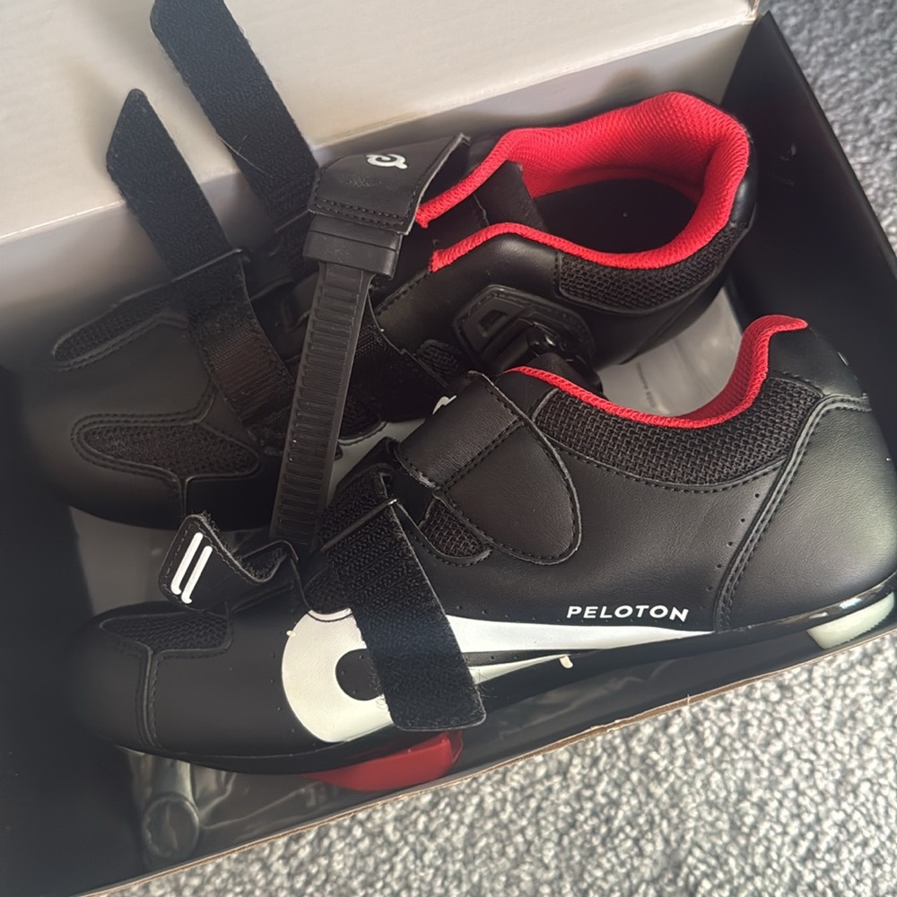 Peloton Cycle Shoes with all accessories